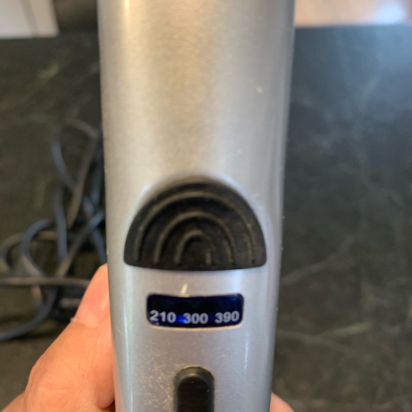 HAI | Travel Size Straightener | Hair Styling Tool - Picture 3 of 8